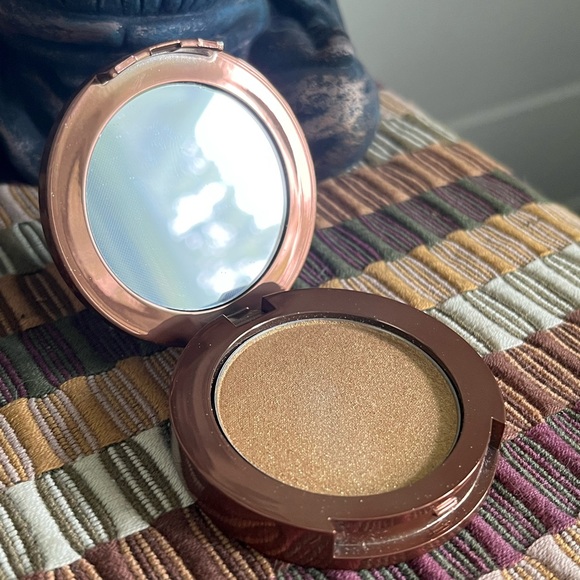 🆕 Younique Highlighter, “Belize” Beachfront, new, never used - Picture 3 of 6